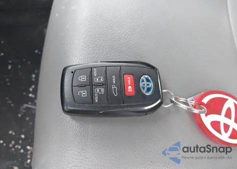 2021 Toyota Sienna Xle z USA, uszkodzony, nr VIN 5TDJSKFC6MS017612